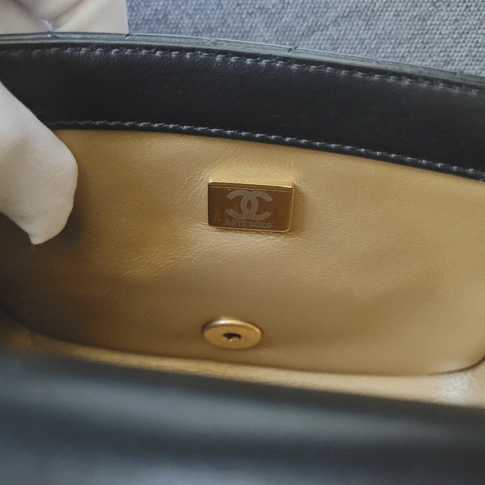 Chanel Mini Square Pearl Crush Crossbody Bag - Picture 8 of 10